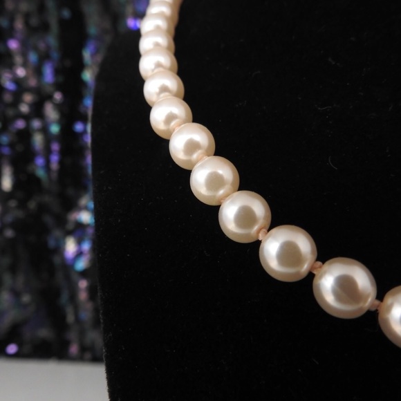 Blush Pearl Necklace with Matching Bracelet - Picture 3 of 6